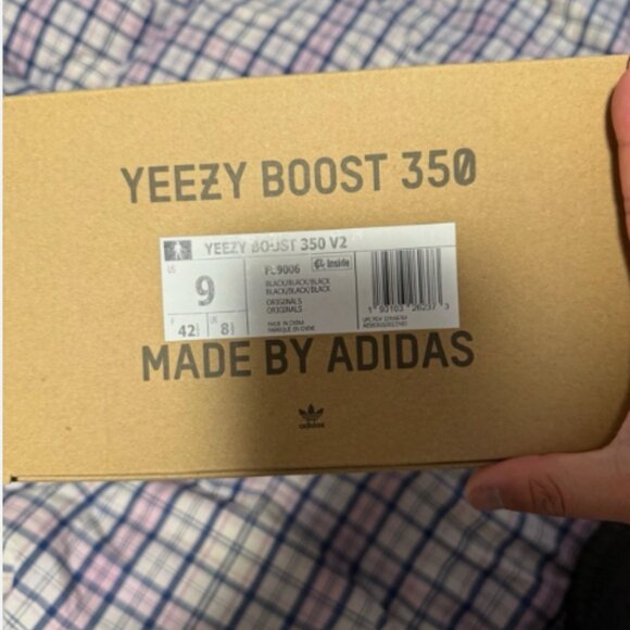 Size 9.5 - adidas Yeezy Boost 350 V2 Low Black Non-Reflective - Picture 11 of 12